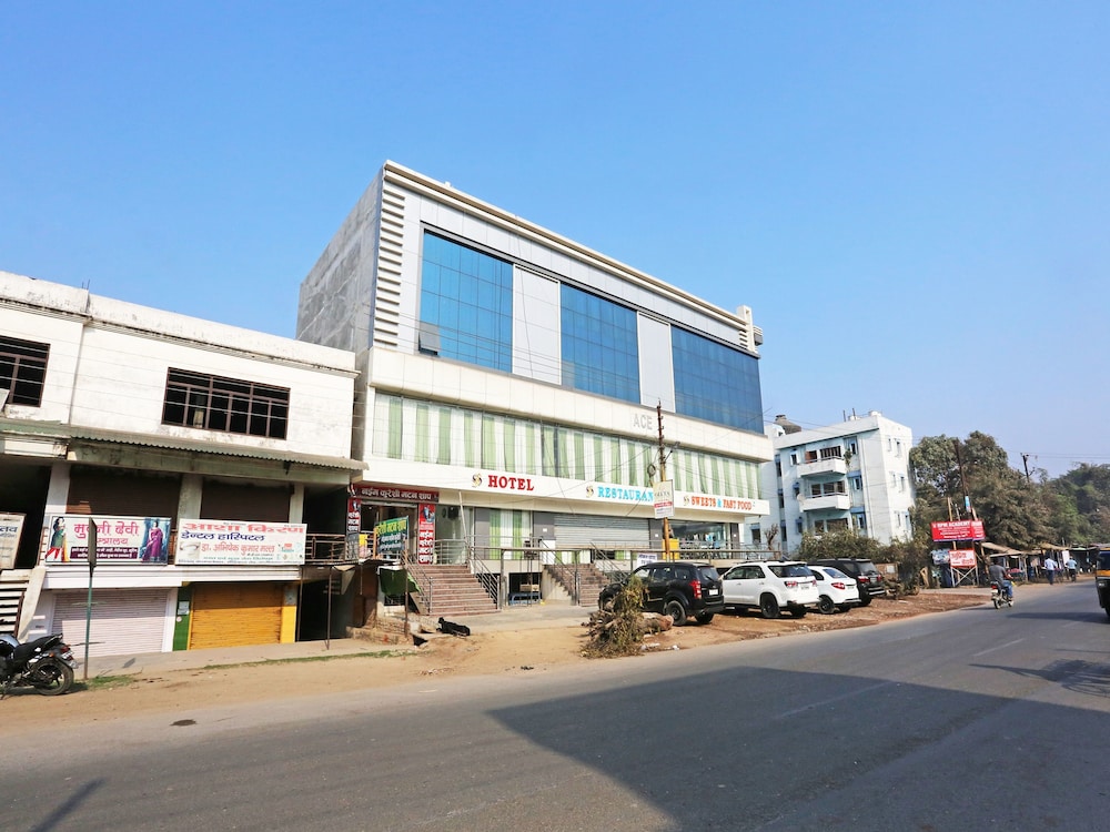 OYO 11306 SS Hotel