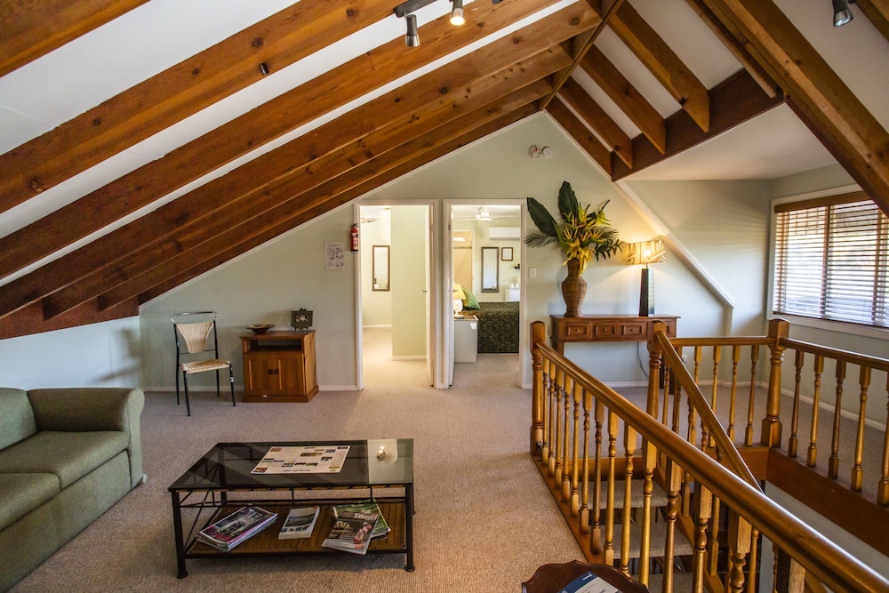 Ainslie Manor Guests House