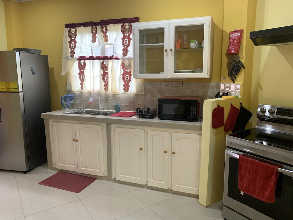 Quiet 2-bed Property Within the Centre of City view 5