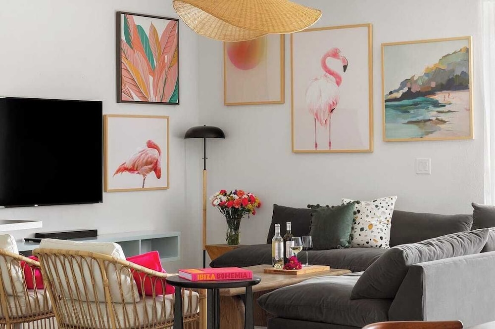 Sleeps 26! Resort Home w/ On-site Waterpark, Pool Flamingo Grove by Avantstay
