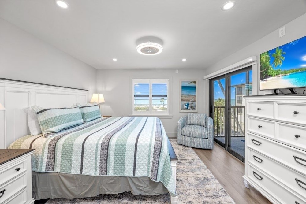 Tarpon Beach 206 2 Bedroom Condo
