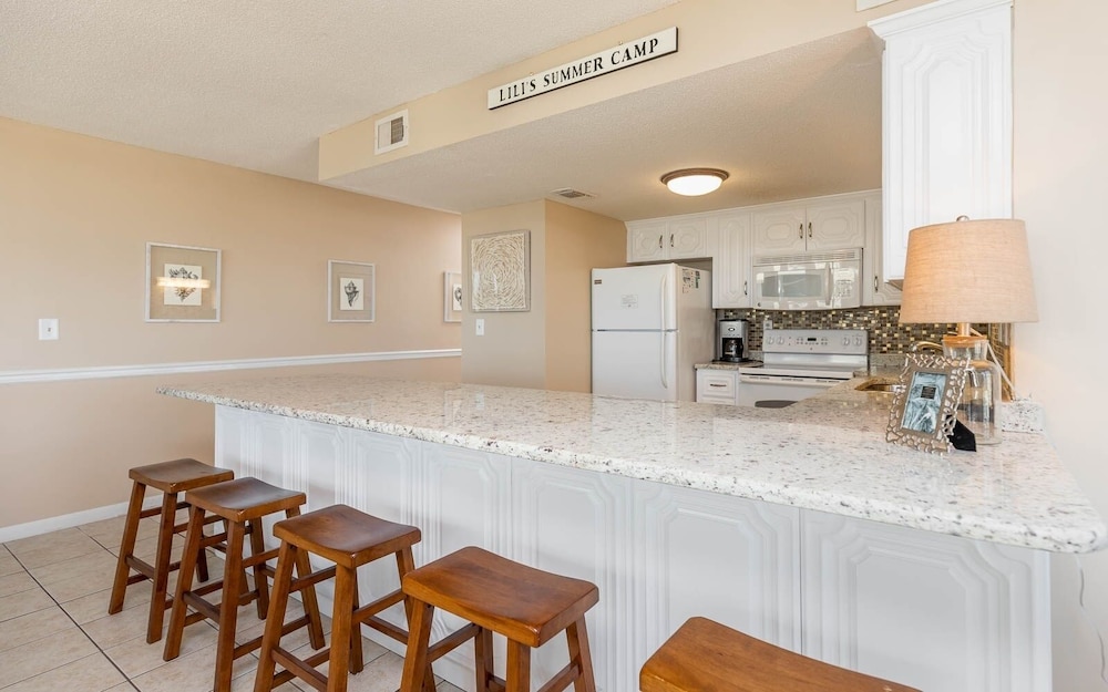 Island Winds West 670 3 Bedroom Condo