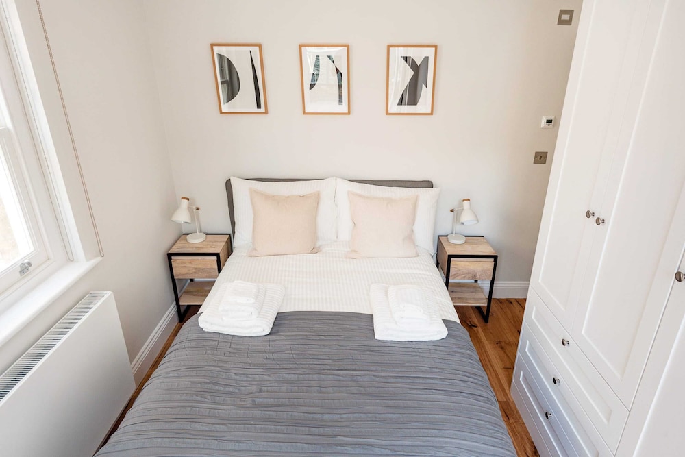 Lillie Road Residence B