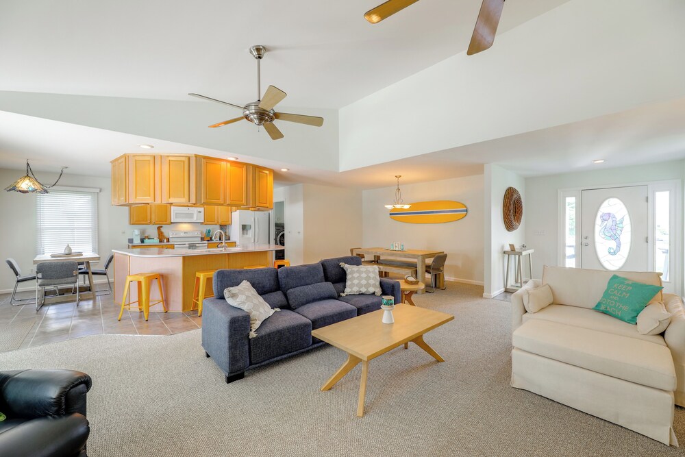 2 Mi to Bethany Beach: Home w/ Furnished Deck