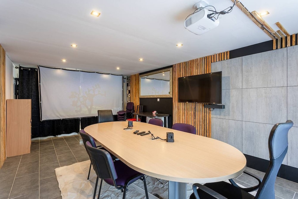 meeting & event spaces