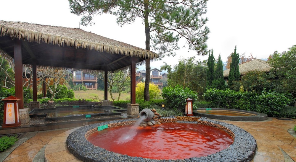 Country Garden Holiday Hot Spring Hotel Fogang