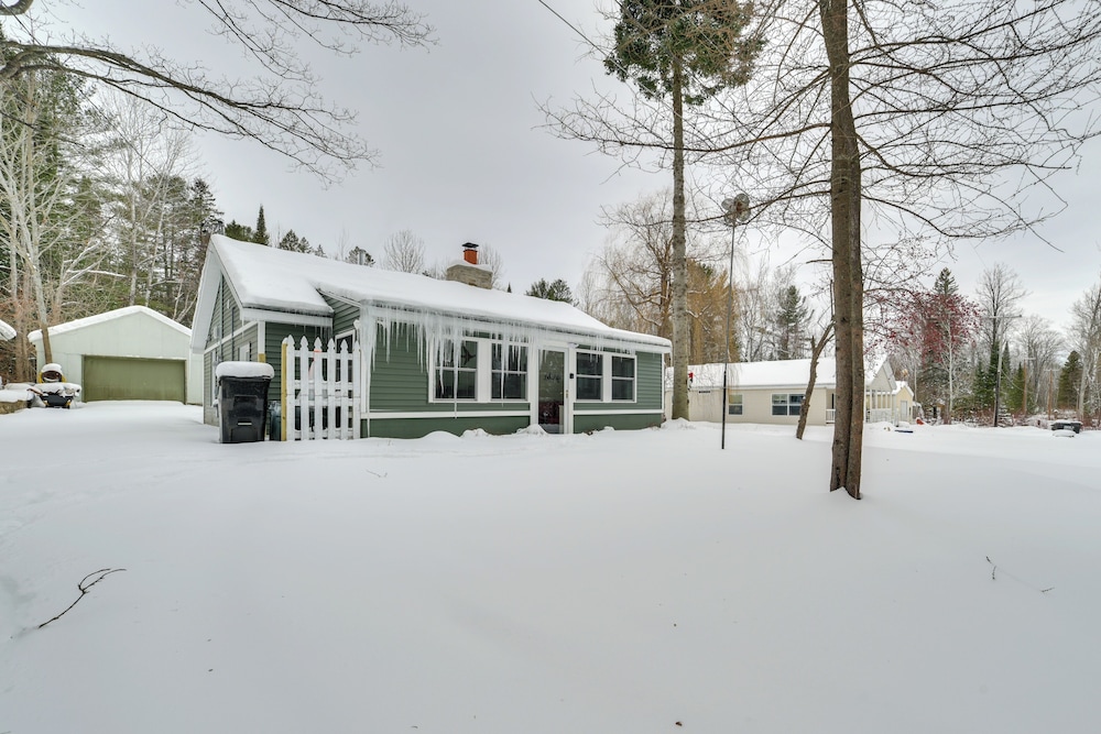 Walk to Beach & Mullett Lake: Cottage w/ Yard!