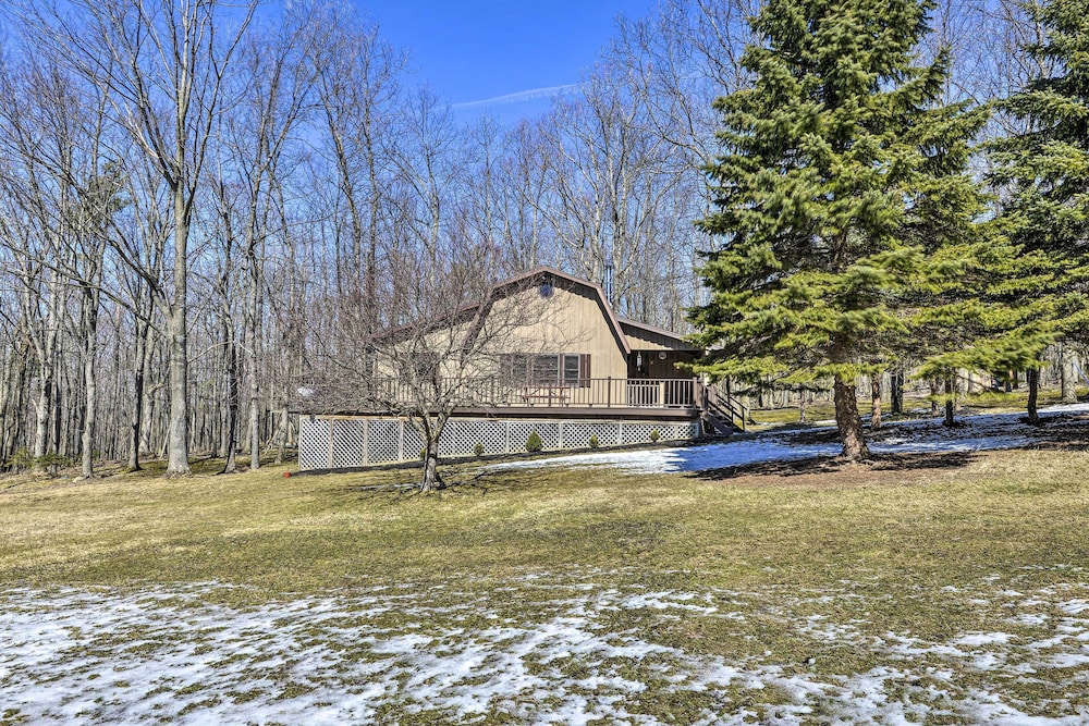 Springwater Cabin Near Hiking, Lakes, & Vineyards view 5