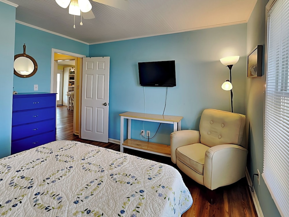 Bella Beach House by Topsail Realty