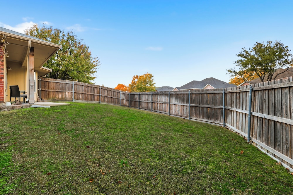 Lux Cozy 5B2B Home for Families