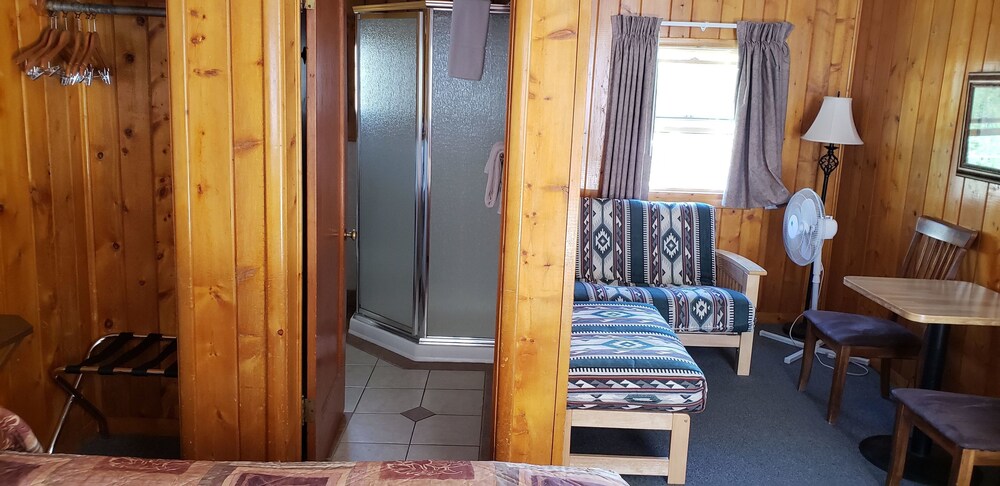 Canyon Motel - Property Image 45