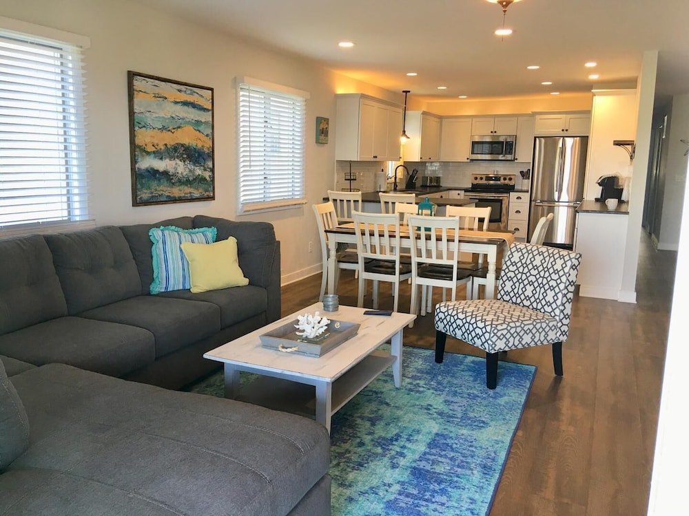 Bayard Avenue 2202a
