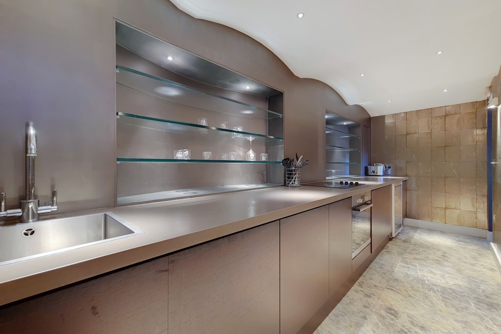 The Knightsbridge Residences