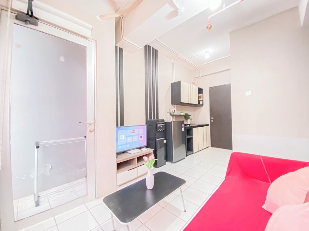 Spacious 1BR at Grand Asia Afrika Apartment