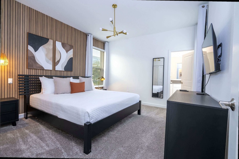 Themed 5Bd Family Villa w Pool Spa Near Disney