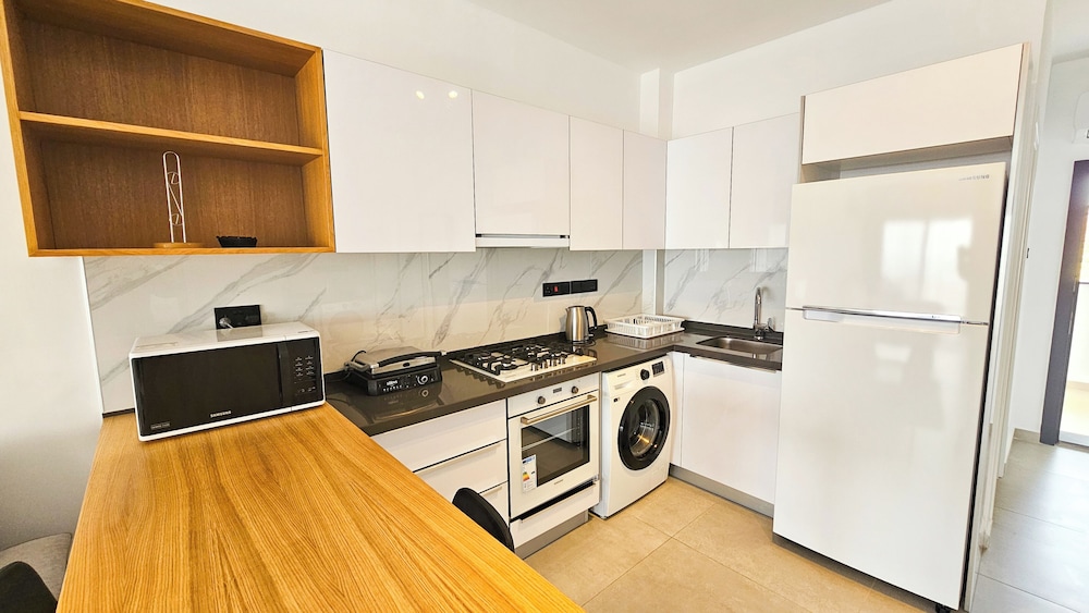 Isabella Pool Apartments