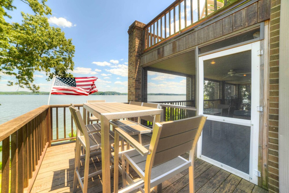 3,000 Sq Ft A-frame Home on Kentucky Lake w/ Dock!