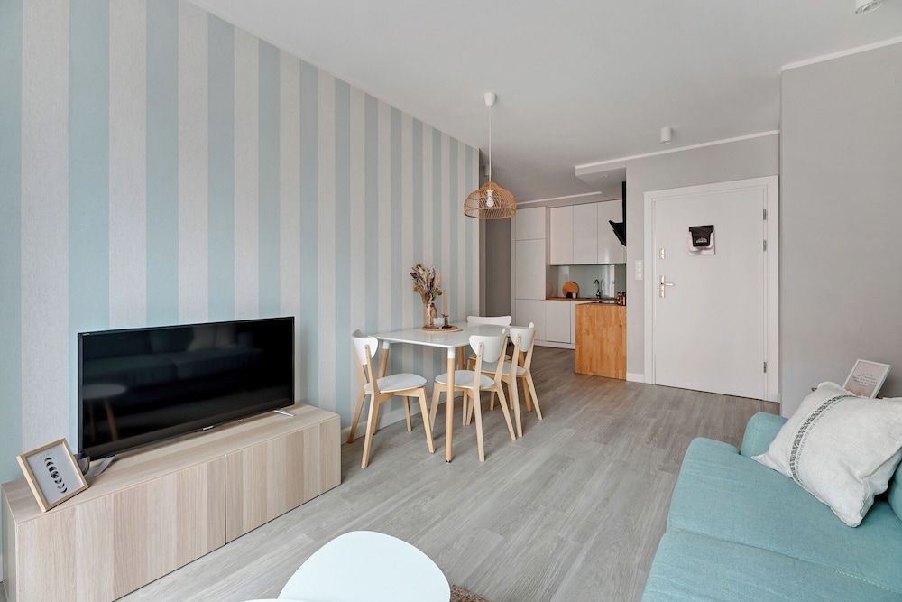 Aura - Riverside & Parking by Downtown Apartments