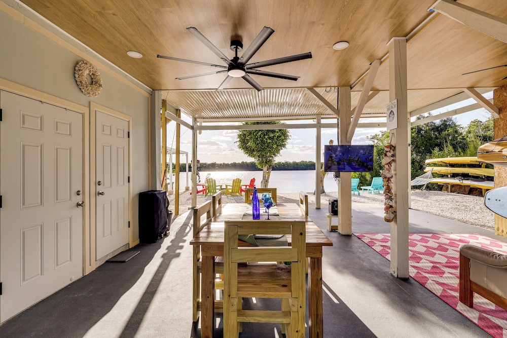 Private Beach: 'hidden Shack By the Bay' in Ruskin