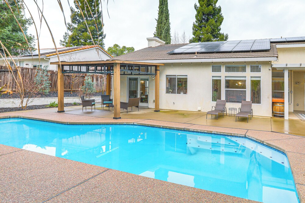 Family Home Near Folsom Lake in El Dorado Hills!