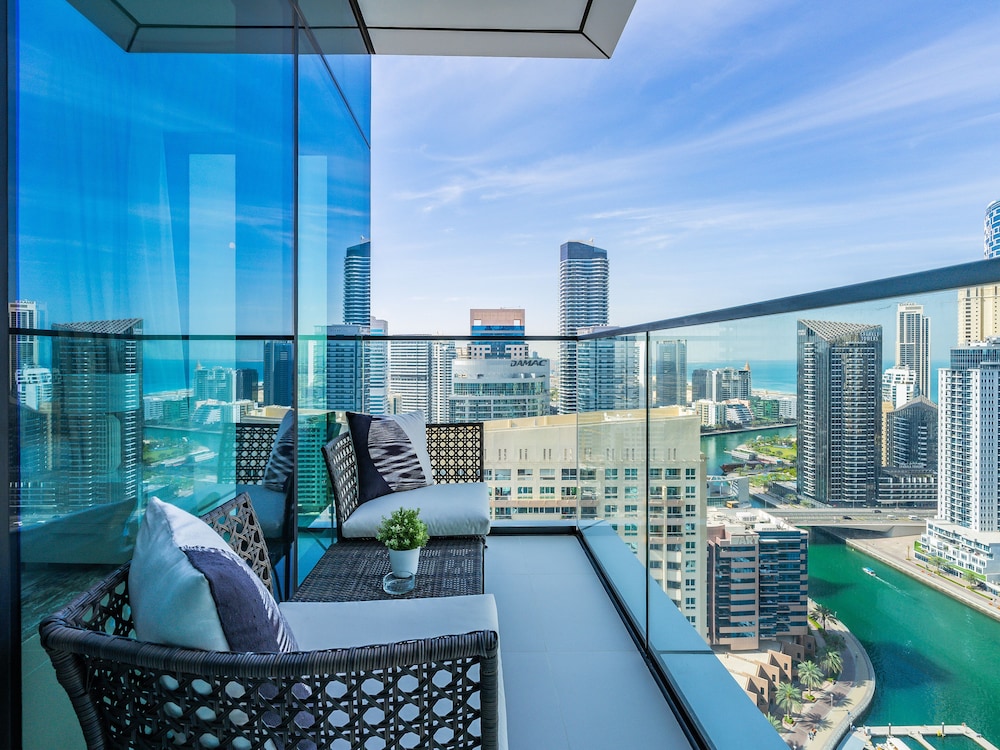 Hidden Gem Waterfront With Harbor View — balance & terrace