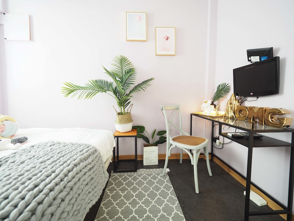 Guesthouse in Taipei near Ximen Metro Station