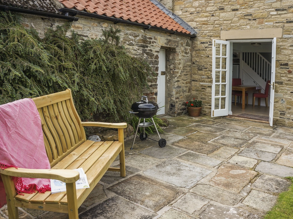 Garden Cottage view 5