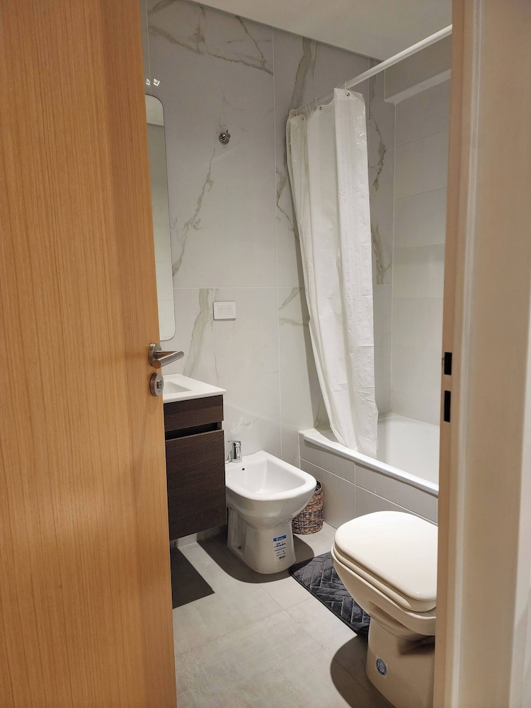 Alberti 360 Charming City Center Apartment With Shared Pool
