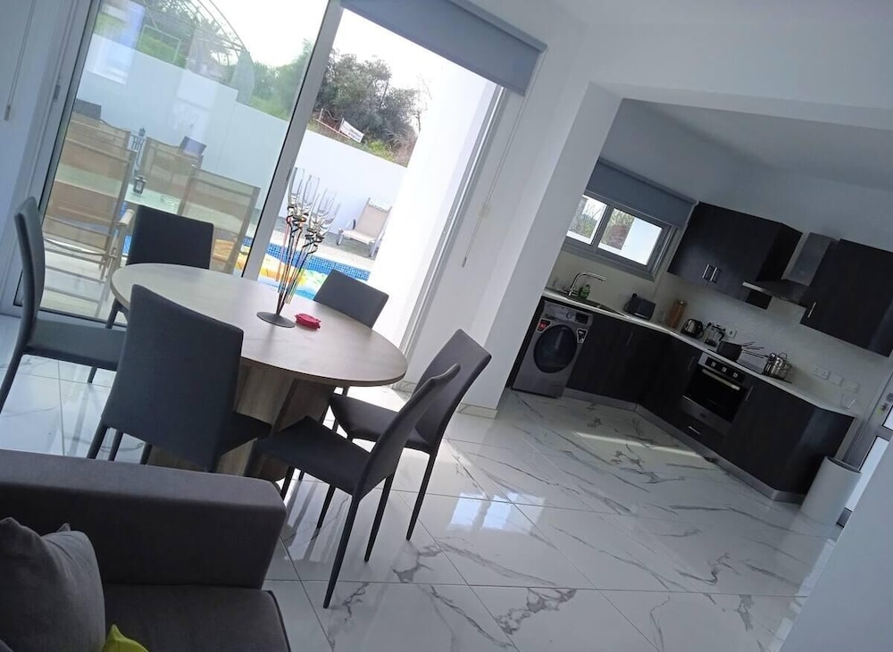 Beautiful Detached Modern Villa With Pool view 5