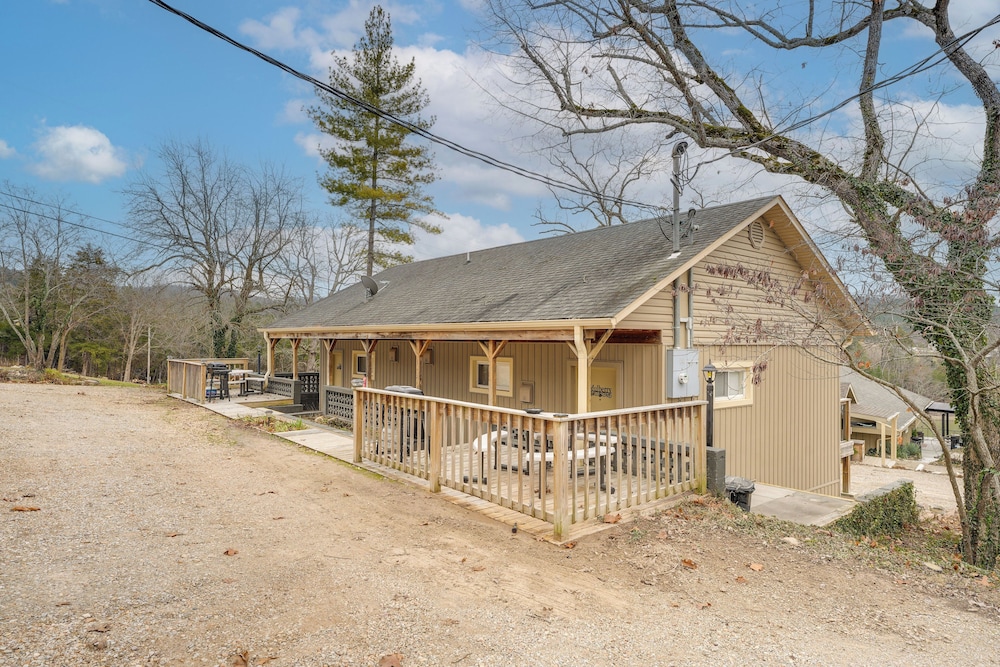 Fish, Boat & Hike On-site: Cape Fair Apartment!