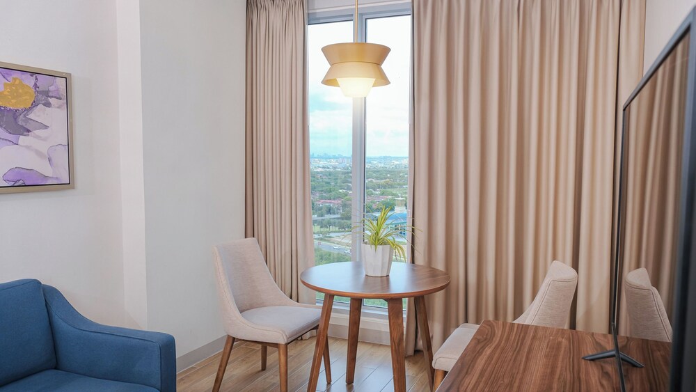 City Getaway in the Heart of Entertainment City