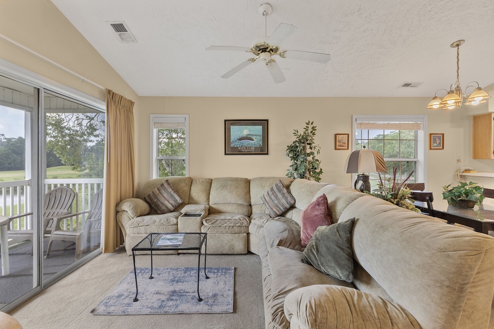 River Oaks 2i 2 Bedroom Condo