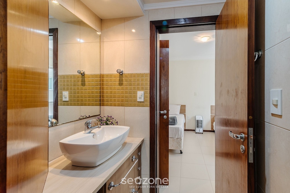 Seaview apt w/ BBQ 50m From Beach Att0602