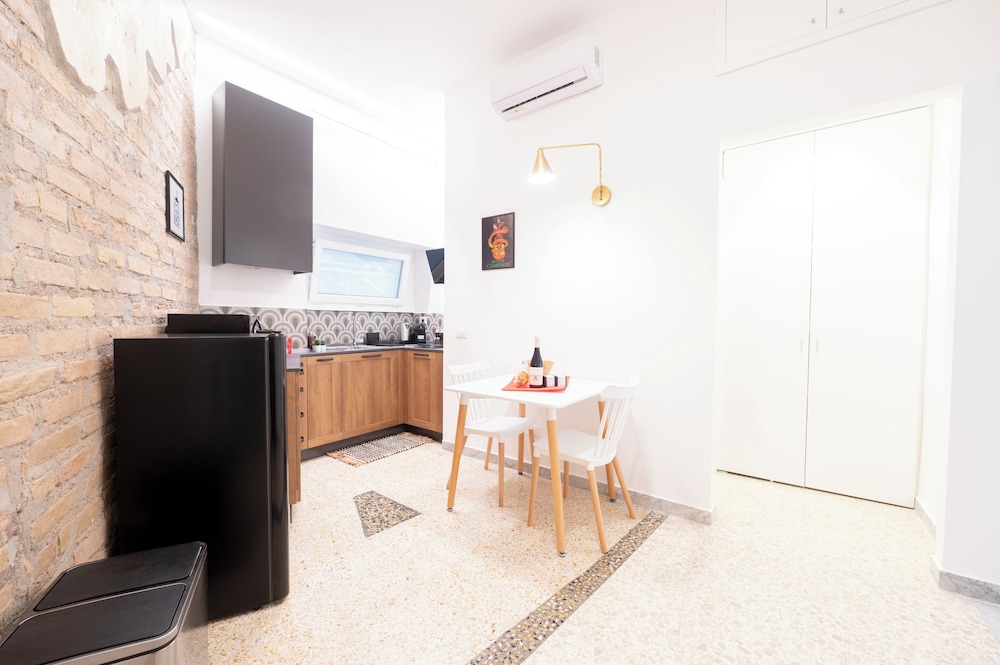 Trastevere Lovely 2 Br Apartment