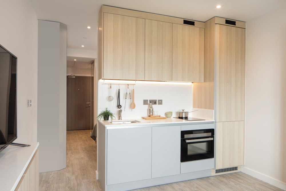 StayCozy at Enclave Croydon