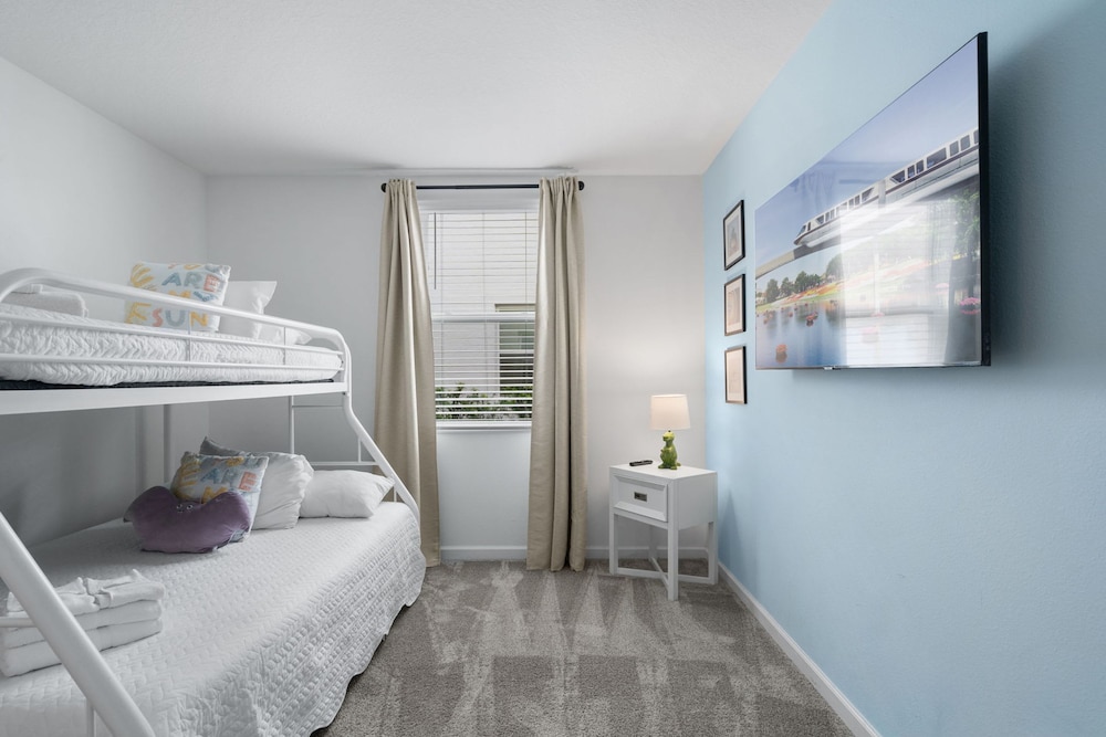 Condo 2bed 2bath Next to Disney w Free Water Park