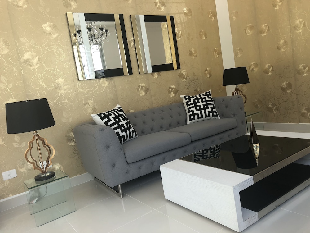 Hotel III Verdana Rental - Image 1