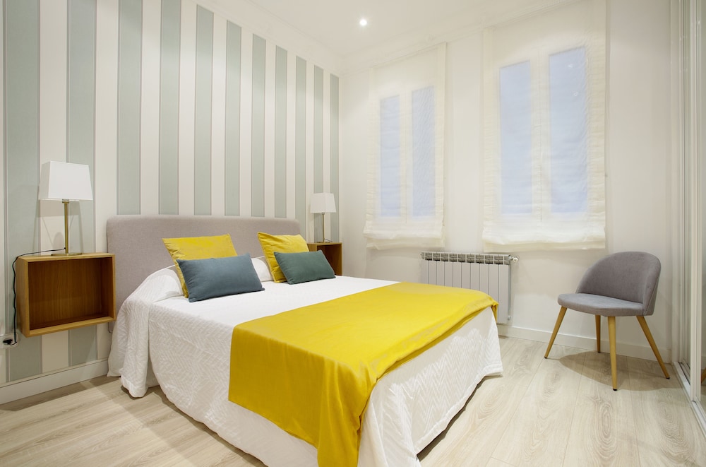 Big Apartment 2 Bedrooms & 2 Bathrooms. Chamberí view 2