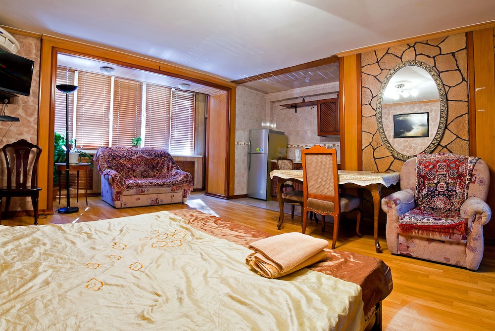 Lessor Apartments
