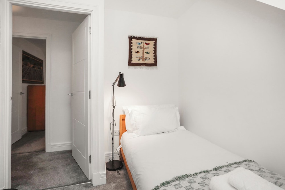 27 Strathtay Lodges