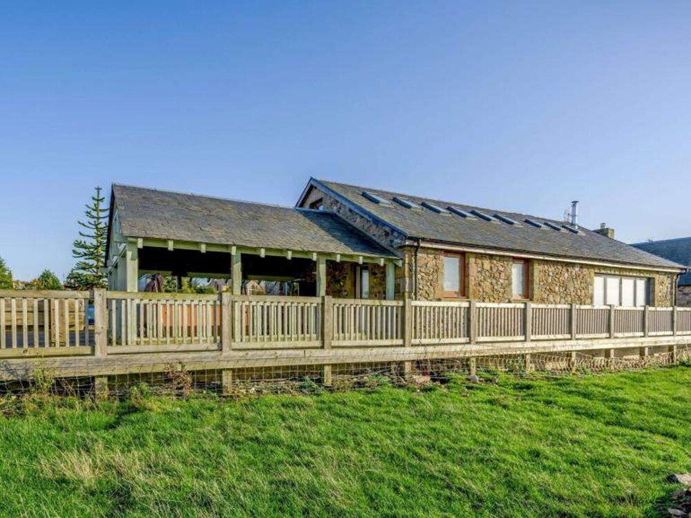 Sleeps 10 - Hot tub - Pool Table - Play Park