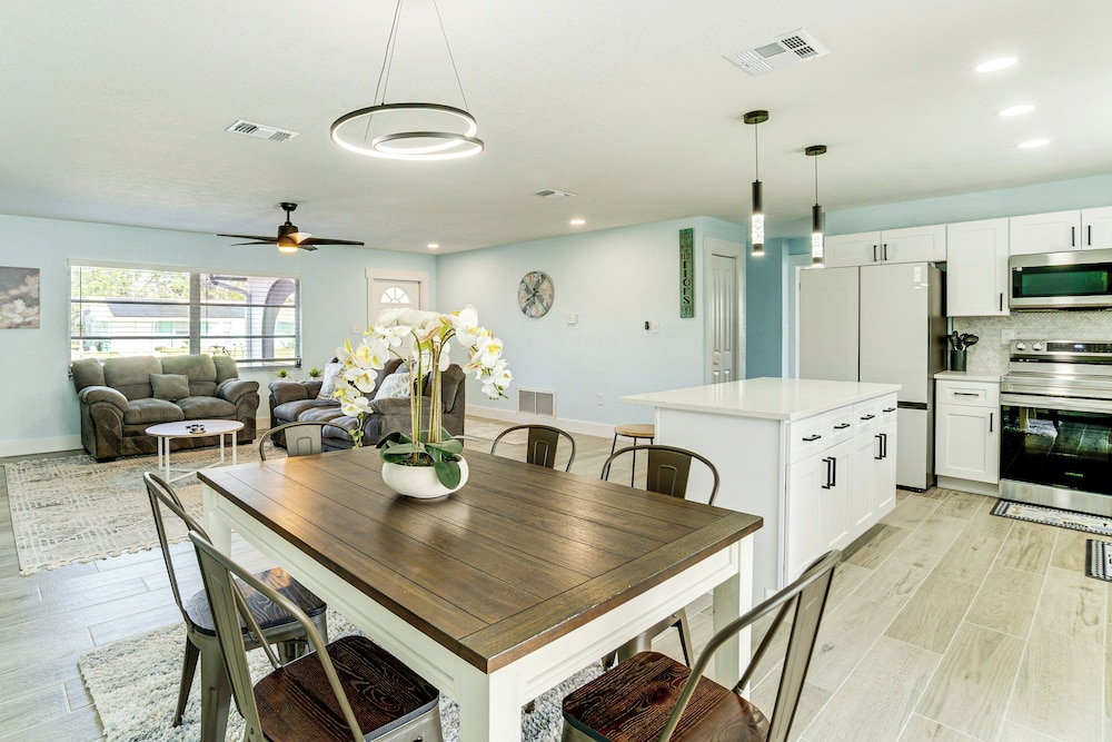 Swim, Fish, Shop & More: Port Charlotte Retreat!