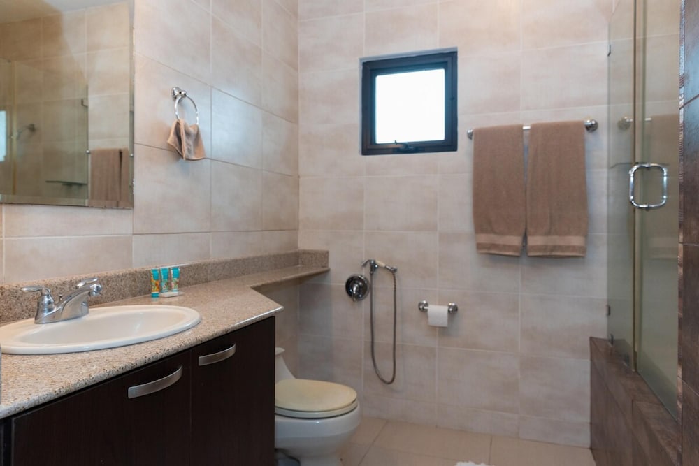 The Golf-view Condo by Acomodo