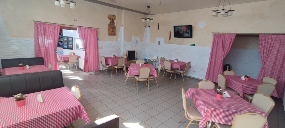 Restauracja i Sala Bankietowa AS - Noclegi - Property Image 4