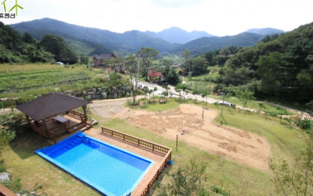 Yangpyeong Solbitgil Pension view 3