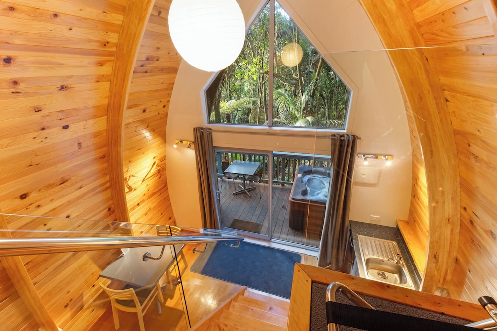 Onetangi Forrest Chalet