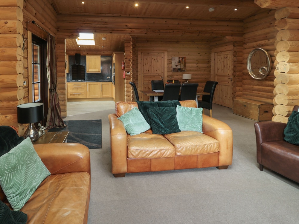 Welcome Hjem Log Cabin