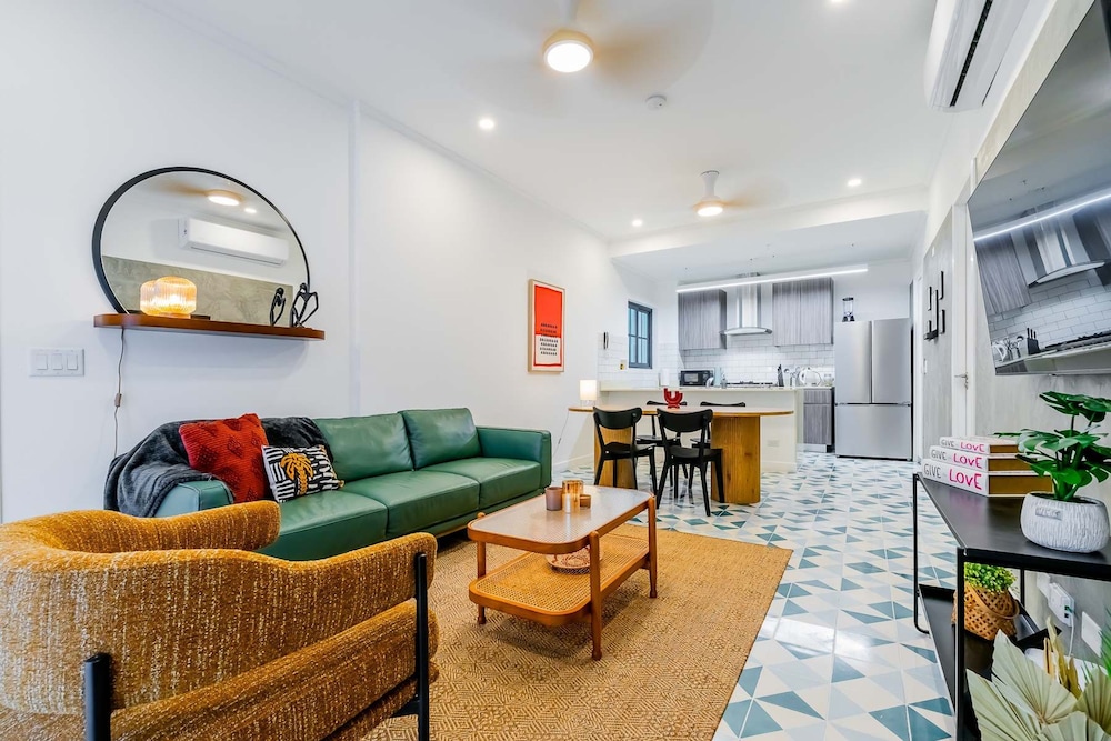 w Charming 1BR in Santa Ana s Best Area
