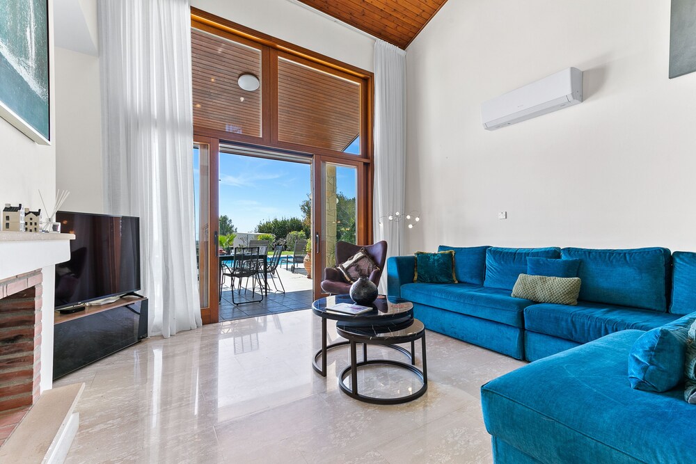 Villa Calantha 93 Aphrodite Hills