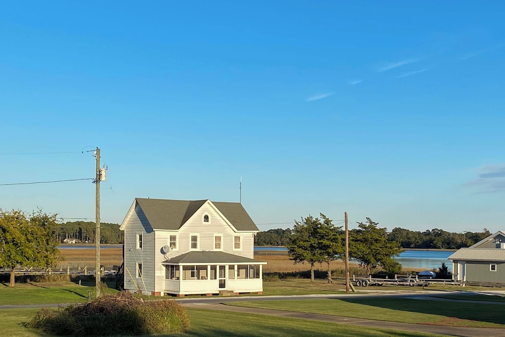 < 1 Mi to Boat Ramp: Coastal Virginia Hideaway